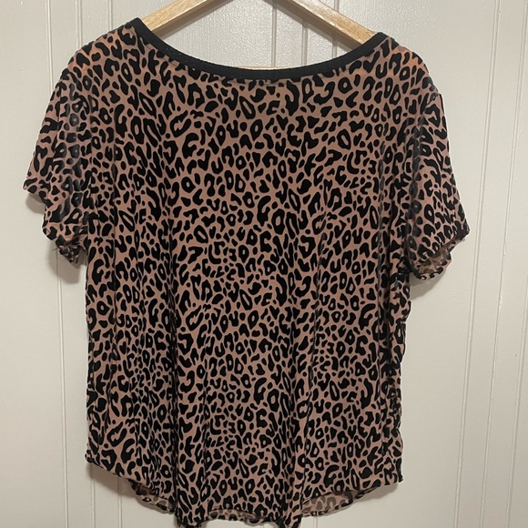 Kori America Leopard Print Short Sleeve Top Size Med - Picture 3 of 5